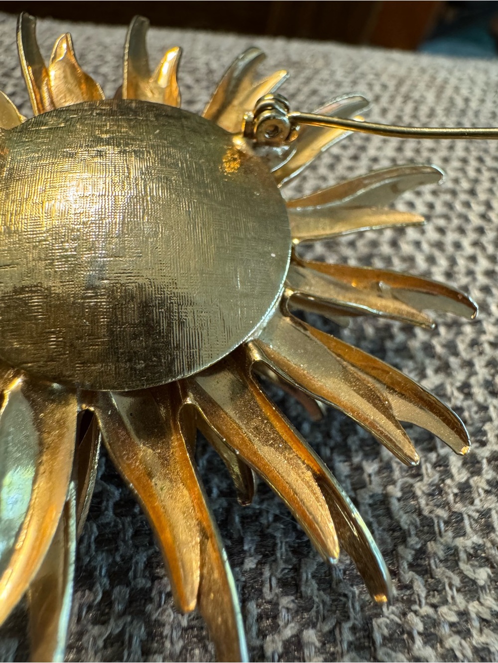 Gold-Tone Starburst Floral Brooch - Picture 13 of 14